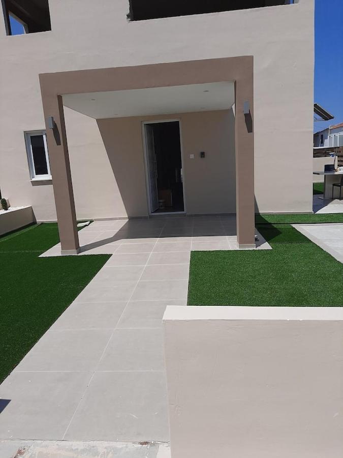 Universe House Dromolaxia Exterior photo